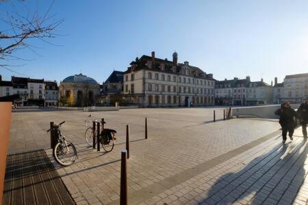 Apartament Le Petit France - Hyper Centre De Fontainebleau - Proche Insead Zewnętrze zdjęcie